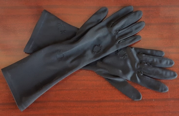 Vintage 3/4 length black gloves, nylon, size 6.5