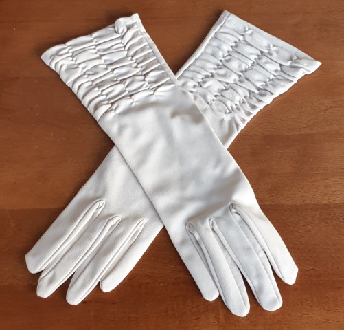 Vintage 3/4 length gloves, beige, nylon by 'Kayser', size 7