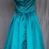1980's Evening Dress, green, silk/ polyester, handmade, size 8 - Image 7