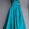 1980's Evening Dress, green, silk/ polyester, handmade, size 8 - Image 3