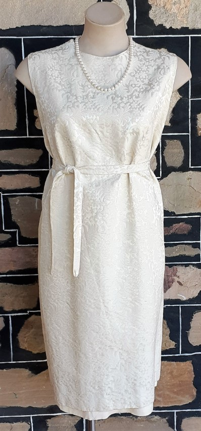 1960's Shift Dress, Damask, Cream, handmade in USA, size 16 - Image 9