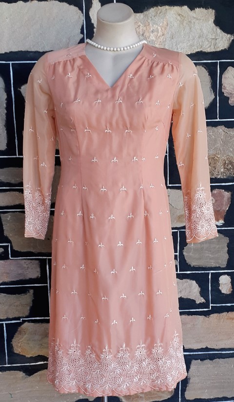 1960's Shift dress, 3/4 sleeve, Nylon, Peach, handmade in USA, size 10 - Image 5