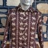1970's Boys Disco Shirt, brown/taupe horse print, polyester, size 10-12 - Image 2