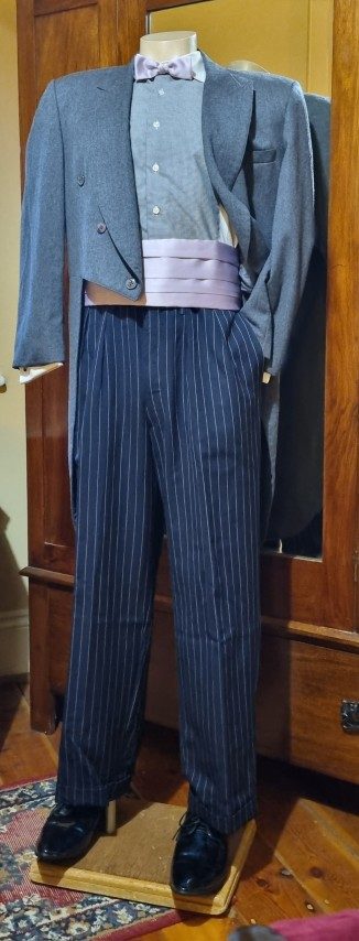 Vintage Cummerbund & Bow Tie set, Lavender, Polyester, by ‘Hardy Amies’ size S -XL’ , ‘new’ - Image 4