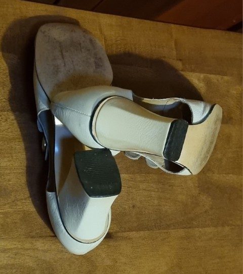1960's Mary Jayne Shoes, Cream, leather, by 'Clarks', size 8.5b - Image 6