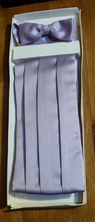 Vintage Cummerbund & Bow Tie set, Lavender, Polyester, by ‘Hardy Amies’ size S -XL’ , ‘new’ - Image 9