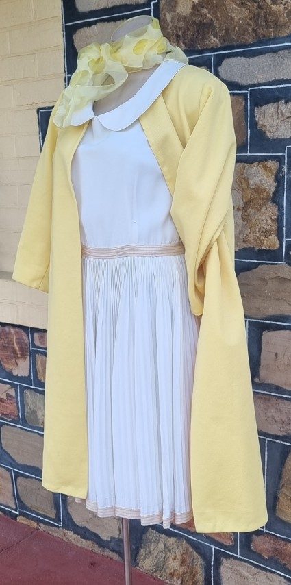 1960s Swing Coat, Lemon, Crimplene, by 'Louise of France & Melbourne', size 14 - Image 12