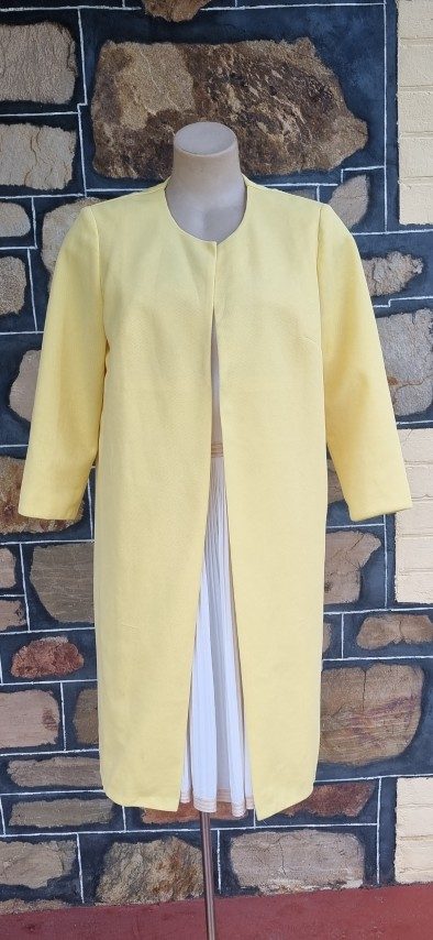 1960s Swing Coat, Lemon, Crimplene, by 'Louise of France & Melbourne', size 14 - Image 2