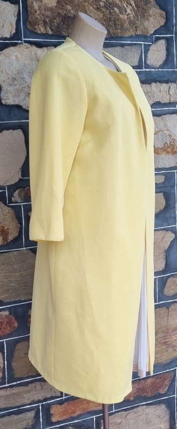 1960s Swing Coat, Lemon, Crimplene, by 'Louise of France & Melbourne', size 14 - Image 3