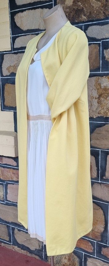 1960s Swing Coat, Lemon, Crimplene, by 'Louise of France & Melbourne', size 14 - Image 4