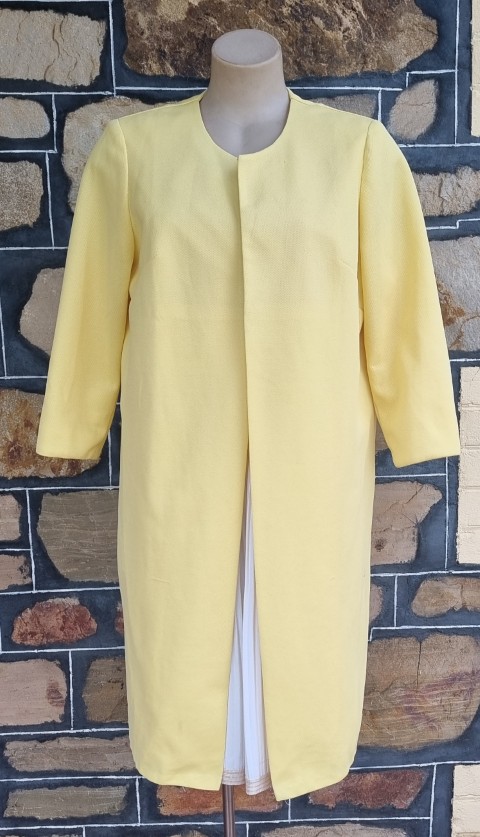 1960s Swing Coat, Lemon, Crimplene, by 'Louise of France & Melbourne', size 14 - Image 5
