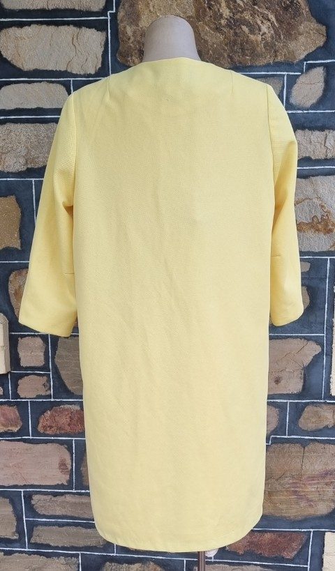 1960s Swing Coat, Lemon, Crimplene, by 'Louise of France & Melbourne', size 14 - Image 6
