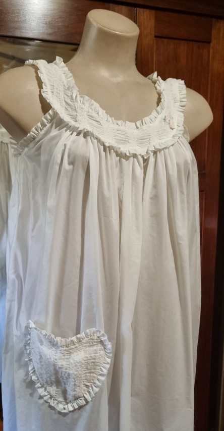 1960's, Vintage Nightie, white, nylon, by 'Lotus', size 16 - Image 5