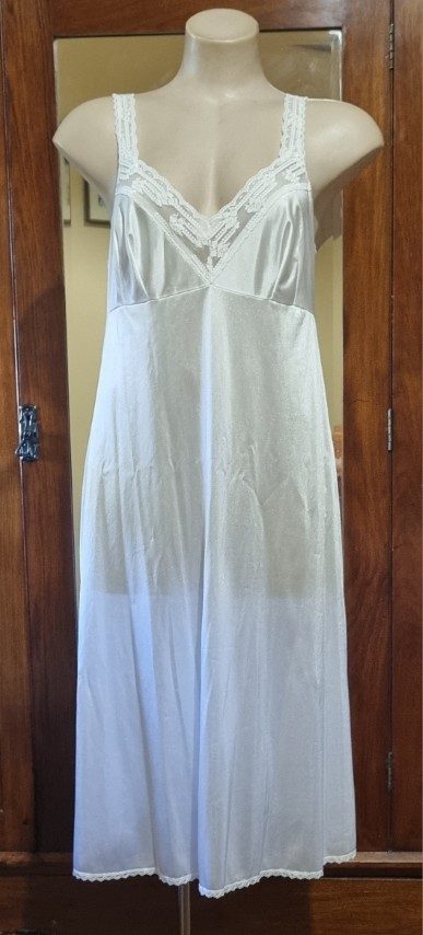 Vintage Long Slip, nylon, cream, by 'Osti, by Berli', size 12 - Image 2