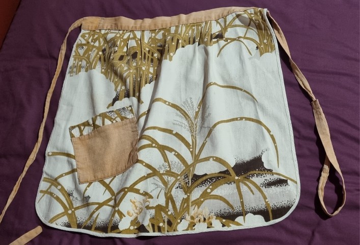 Vintage 1970's linen apron, handmade, size M-L - Image 4