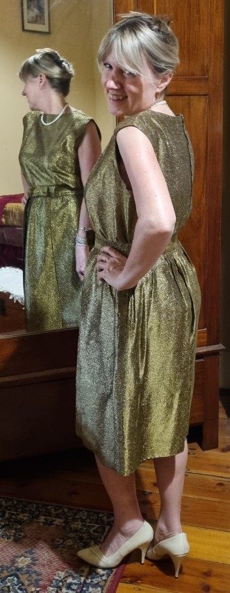 1960's Cocktail dress, Gold Lurex, with detachable over-skirt, Handmade, size 12 - Image 4