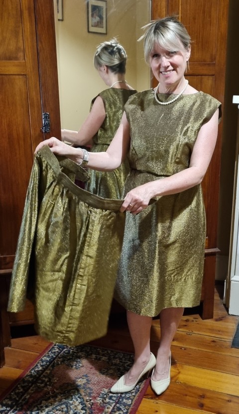 1960's Cocktail dress, Gold Lurex, with detachable over-skirt, Handmade, size 12 - Image 7