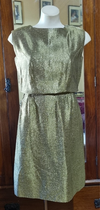 1960's Cocktail dress, Gold Lurex, with detachable over-skirt, Handmade, size 12 - Image 9