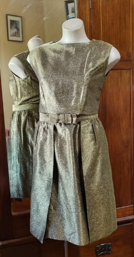 1960's Cocktail dress, Gold Lurex, with detachable over-skirt, Handmade, size 12 - Image 18