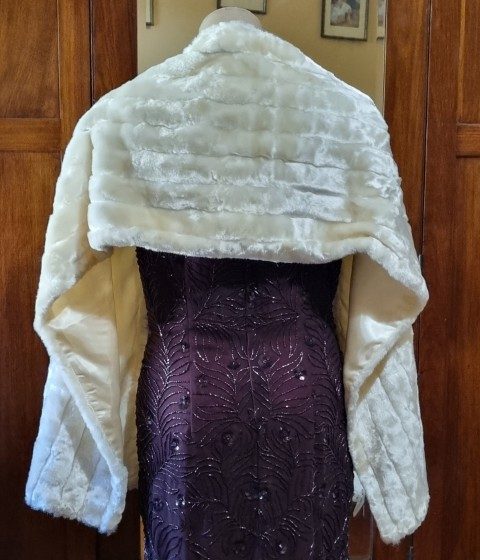 Vintage Faux Fur Wrap, Cream, with hidden pocket & handkerchief. - Image 6