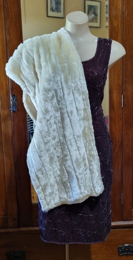 Vintage Faux Fur Wrap, Cream, with hidden pocket & handkerchief. - Image 2