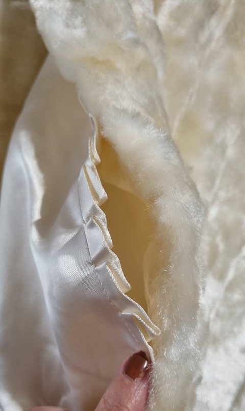 Vintage Faux Fur Wrap, Cream, with hidden pocket & handkerchief. - Image 8