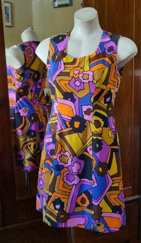 1970's A-line Dress, Multi coloured, geometric print, handmade, polyester, size 10 - Image 5