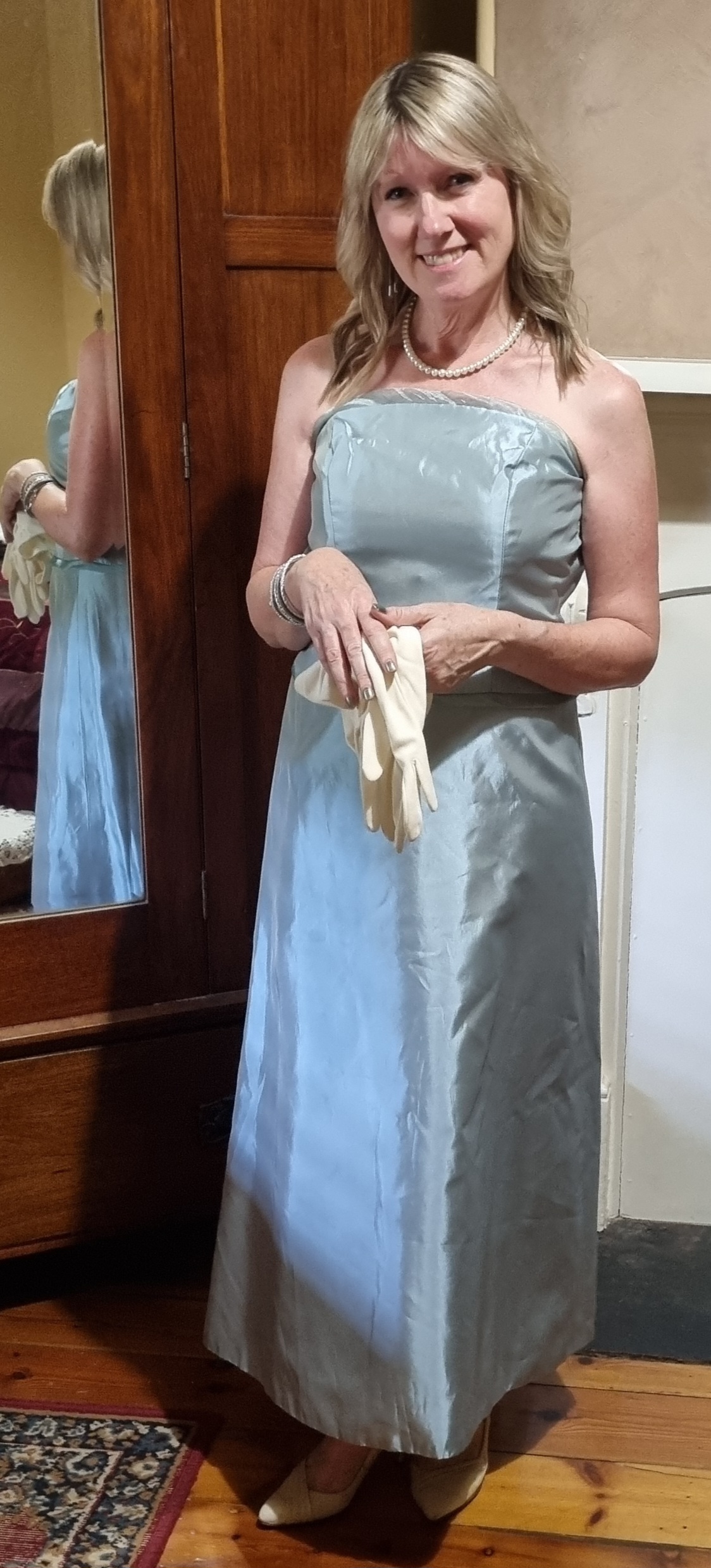 Vintage-inspired Evening Gown, Organza/polyester, sea green, by 'Alvina Valenta New York', size 8 - Image 5