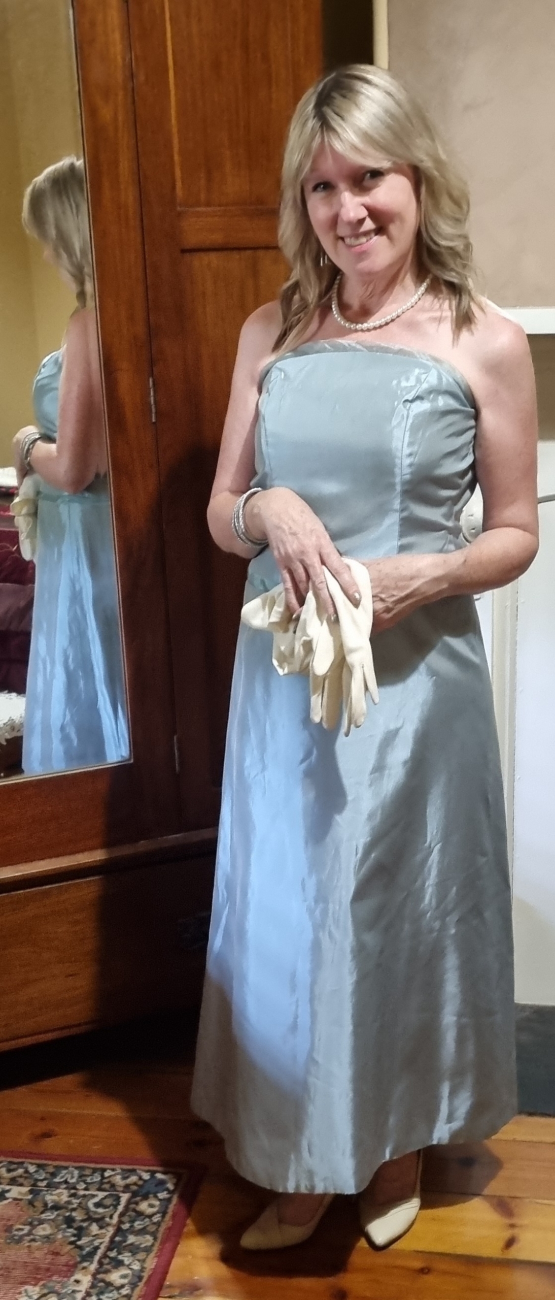 Vintage-inspired Evening Gown, Organza/polyester, sea green, by 'Alvina Valenta New York', size 8 - Image 6