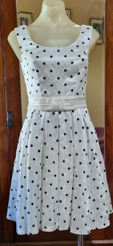 1960's-inspired Swing Dress, white/black polka-dot, by 'Review', size 6 - Image 3