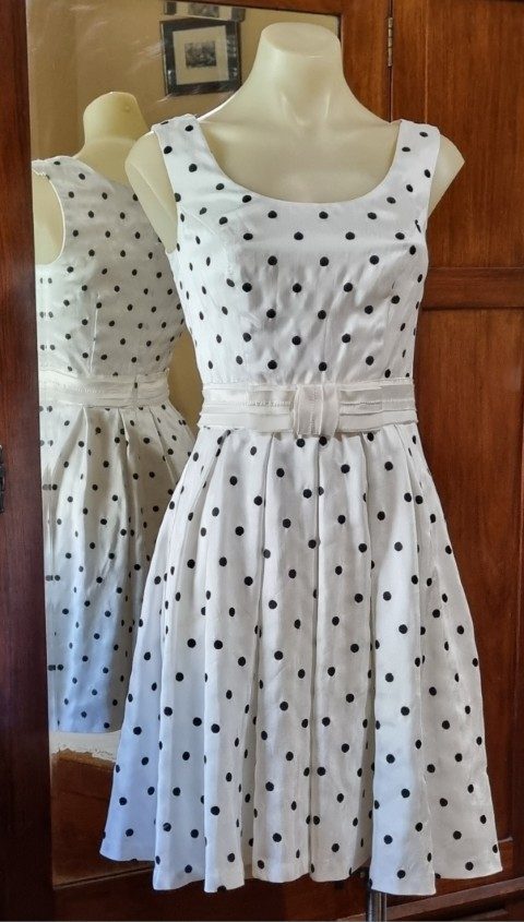 1960's-inspired Swing Dress, white/black polka-dot, by 'Review', size 6 - Image 4