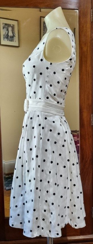 1960's-inspired Swing Dress, white/black polka-dot, by 'Review', size 6 - Image 6