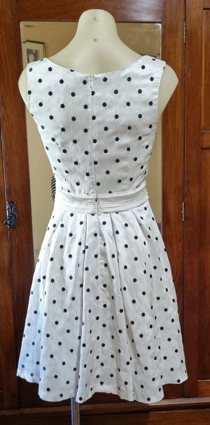 1960's-inspired Swing Dress, white/black polka-dot, by 'Review', size 6 - Image 7