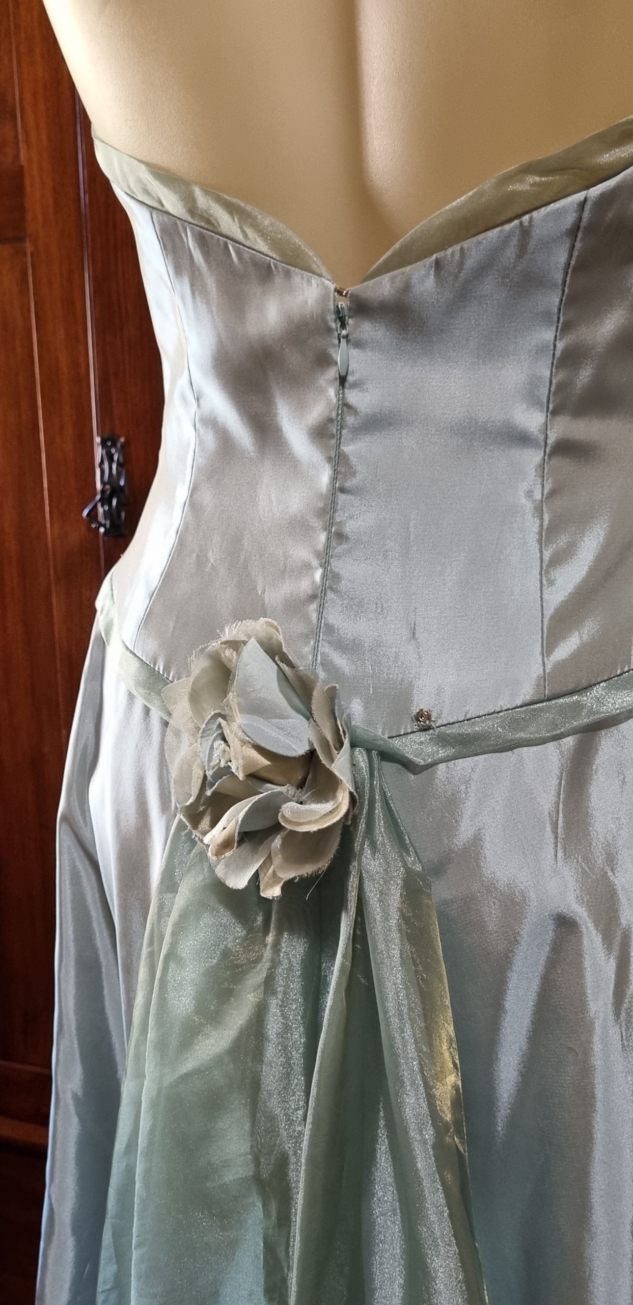 Vintage-inspired Evening Gown, Organza/polyester, sea green, by 'Alvina Valenta New York', size 8 - Image 16