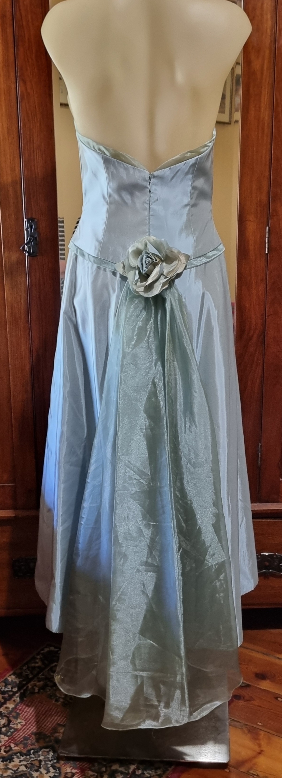 Vintage-inspired Evening Gown, Organza/polyester, sea green, by 'Alvina Valenta New York', size 8 - Image 17