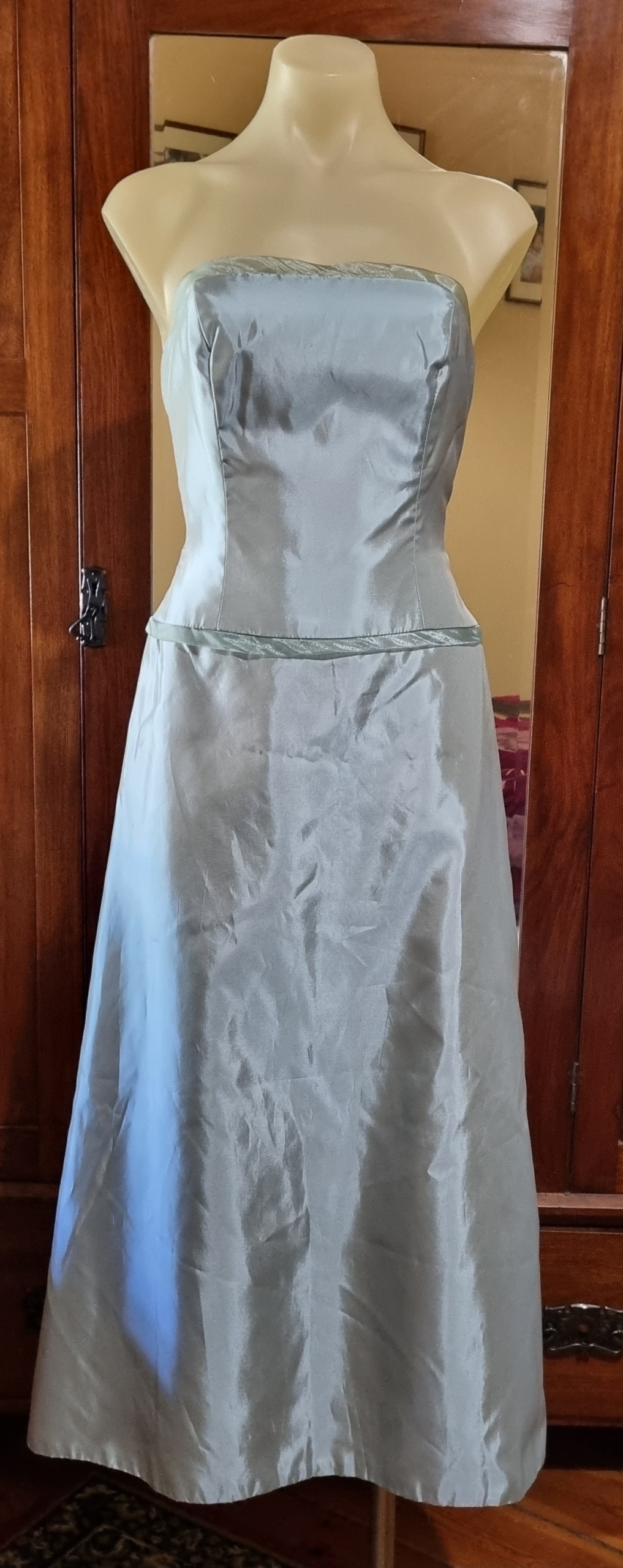 Vintage-inspired Evening Gown, Organza/polyester, sea green, by 'Alvina Valenta New York', size 8 - Image 8