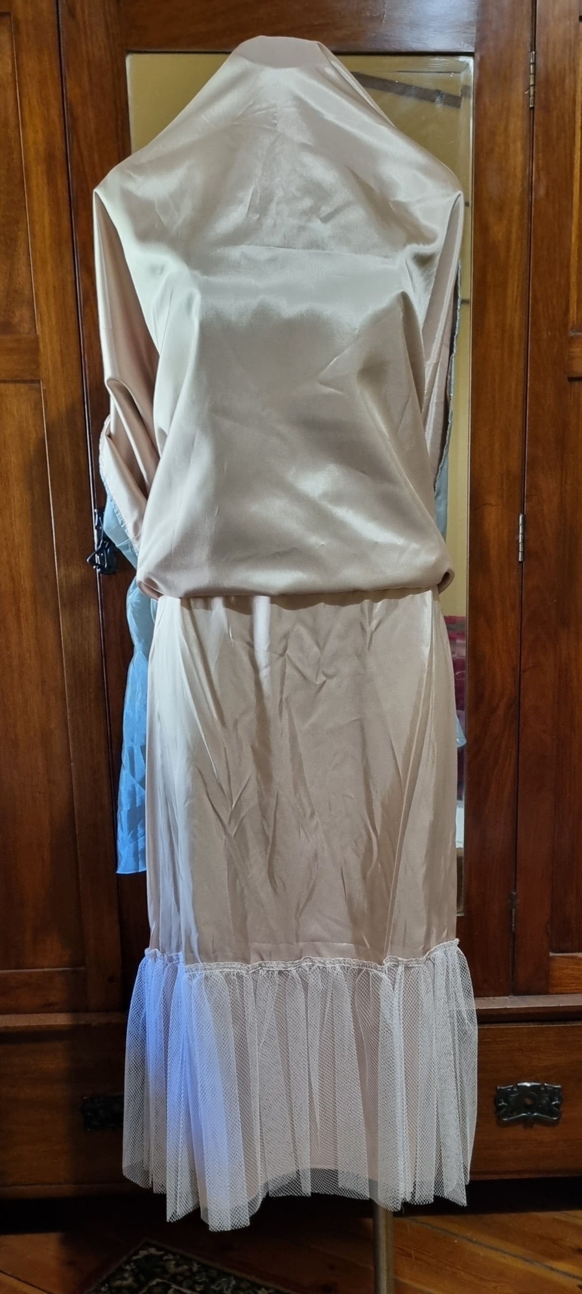 Vintage-inspired Evening Gown, Organza/polyester, sea green, by 'Alvina Valenta New York', size 8 - Image 12