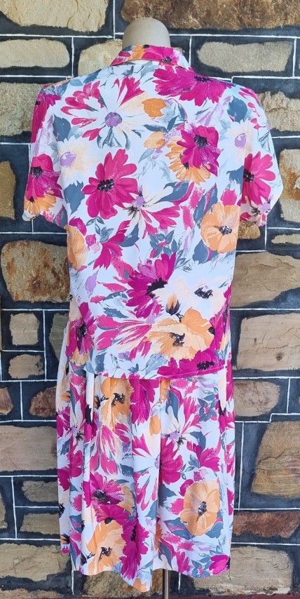 1980's Skirt Suit, Floral Print, polyester, by 'Toronto, Melbourne', size M - Image 4