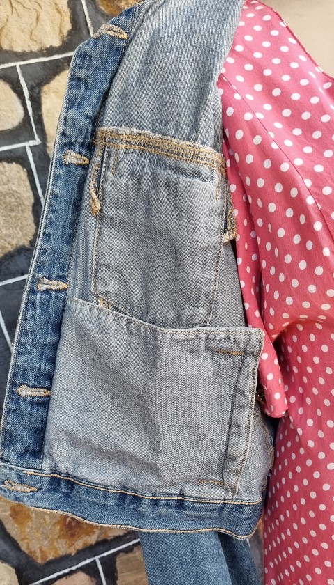 Denim Jacket, cropped, by 'Cotton On', size 12 - Image 7