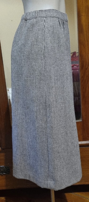 1970's Tweed, Wool Skirt Suit, brown checked, by 'Suitmaster', size 12-14 - Image 9