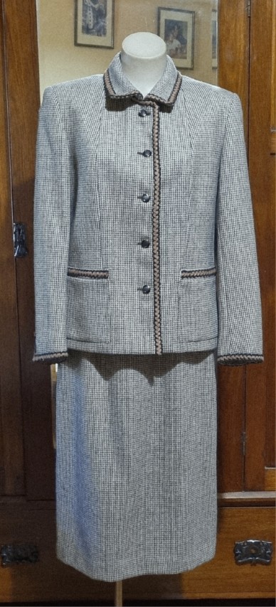 1970's Tweed, Wool Skirt Suit, brown checked, by 'Suitmaster', size 12-14 - Image 6