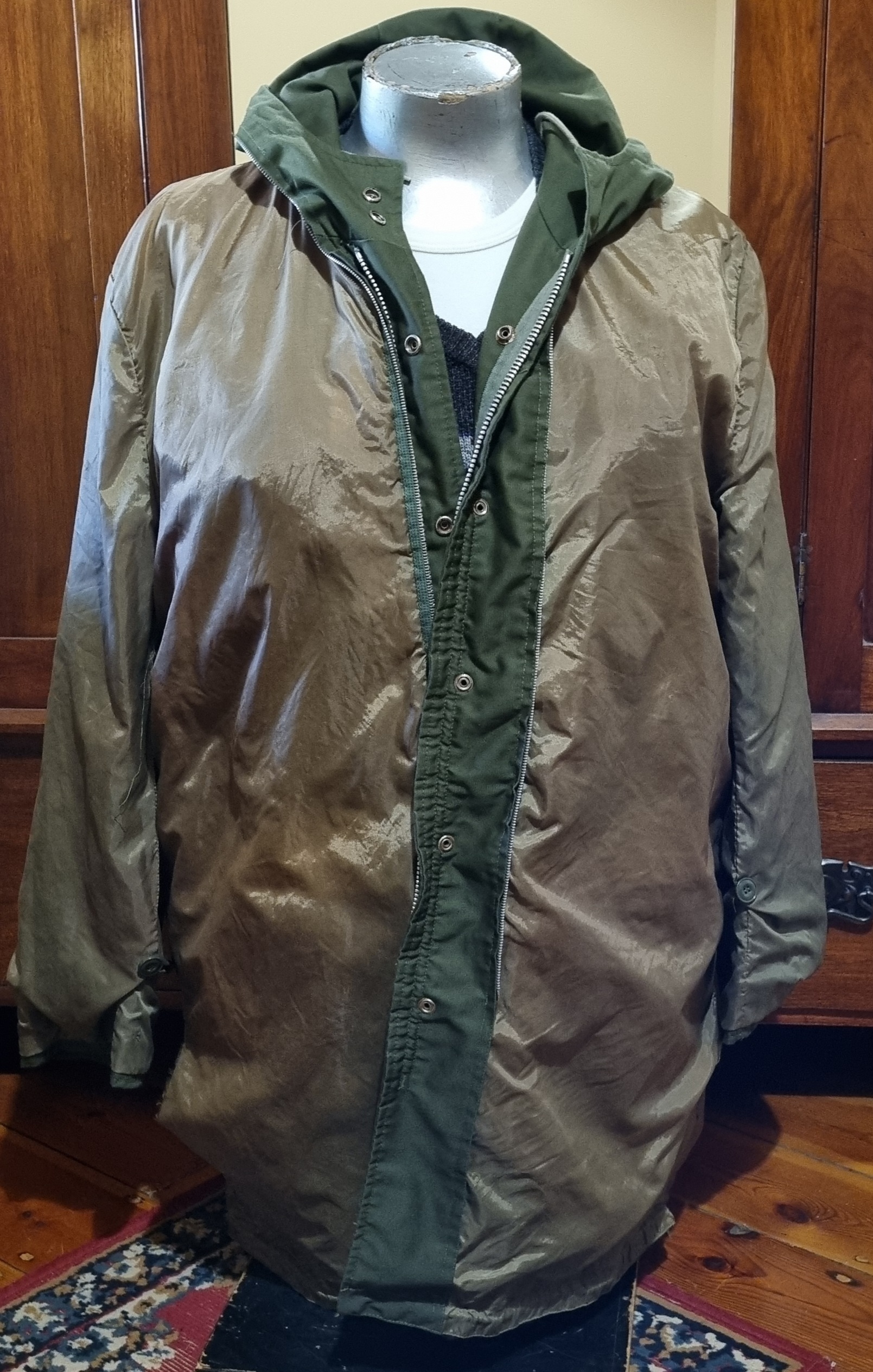Vintage Men's Winter Rain Jacket, by 'London Fog', khaki, size 2XL - Image 12