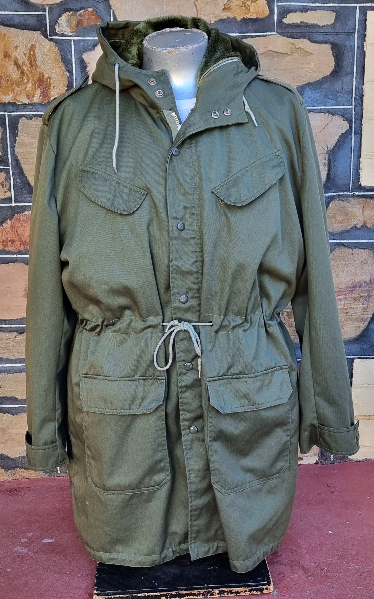 Vintage Men's Winter Rain Jacket, by 'London Fog', khaki, size 2XL - Image 5