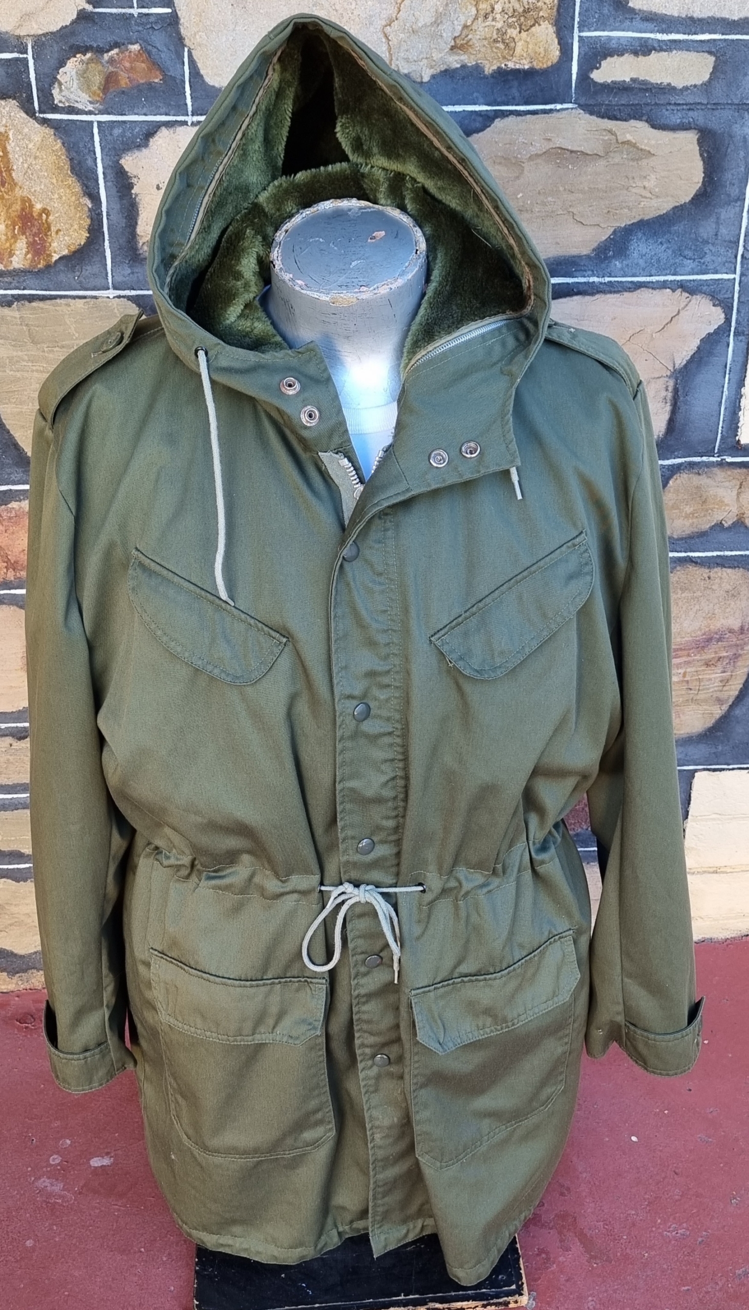 Vintage Men's Winter Rain Jacket, by 'London Fog', khaki, size 2XL - Image 6