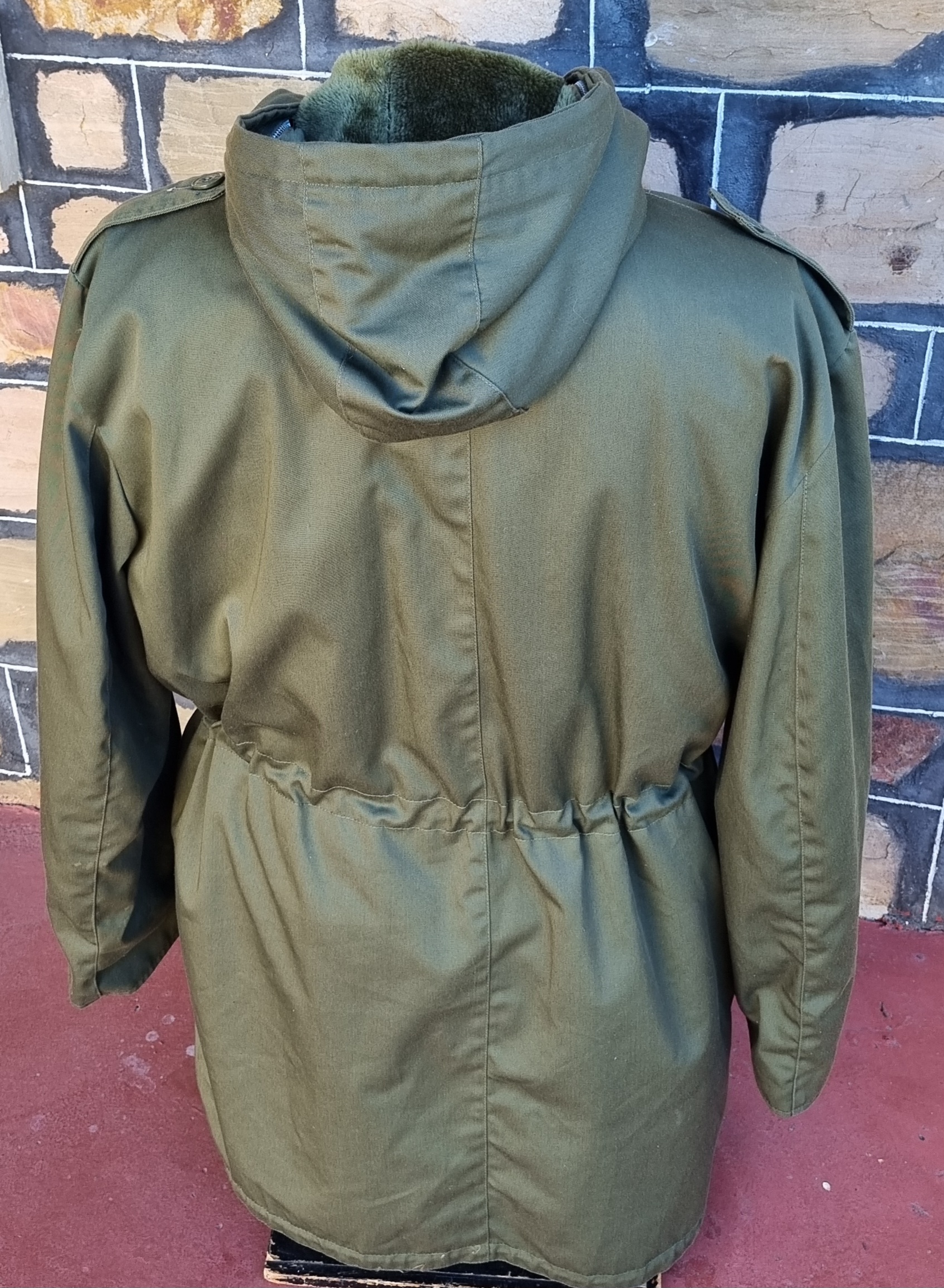 Vintage Men's Winter Rain Jacket, by 'London Fog', khaki, size 2XL - Image 9
