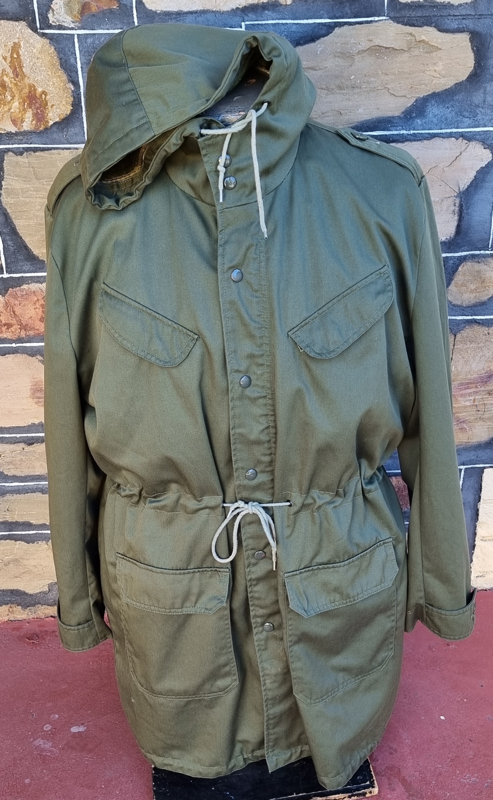 Vintage Men's Winter Rain Jacket, by 'London Fog', khaki, size 2XL - Image 10