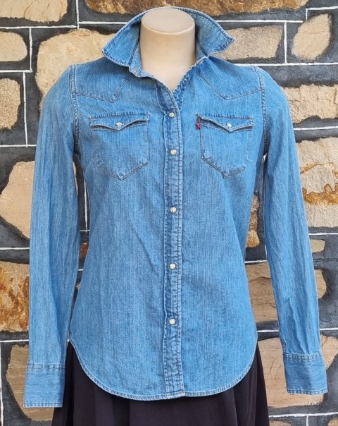 Ladies Denim Shirt, slim fit, by 'Levi Strauss', size 10 - Image 2
