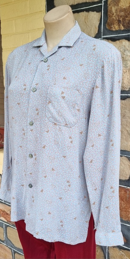 1970's Blouse, Rayon, Handmade, grey print, size 14 - Image 3