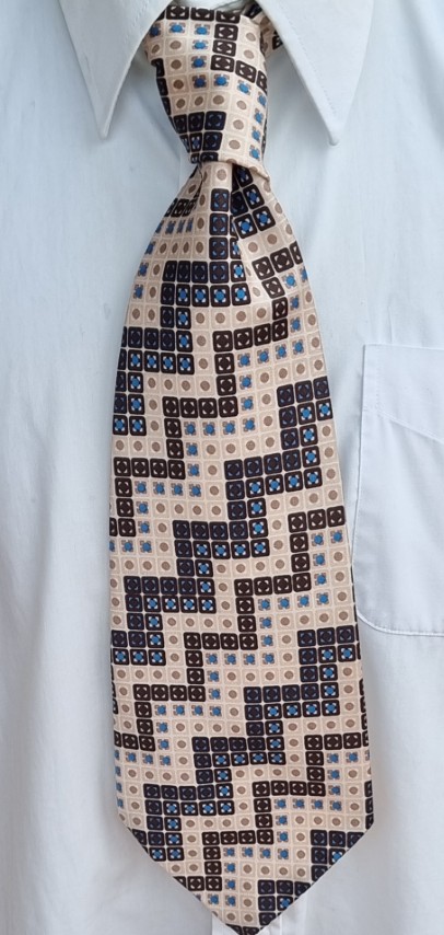 Vintage Tie, 1970's extra wide, Cream, blue, brown print, polyester. - Image 3