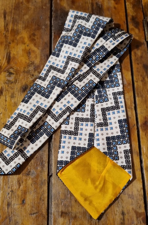Vintage Tie, 1970's extra wide, Cream, blue, brown print, polyester. - Image 4